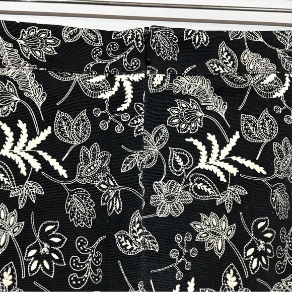 2 for $20 mac & jac. A-line skirt. Black and White Floral - Picture 6 of 11